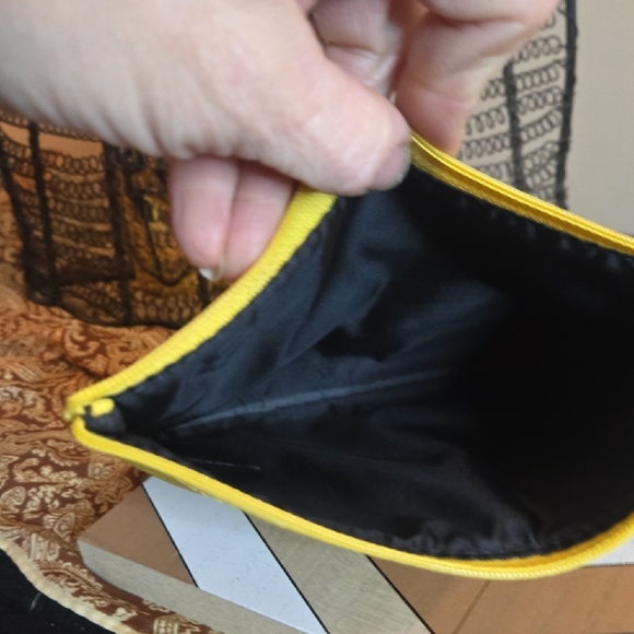 Furla Vibrant Yellow Leather Clutch - Picture 4 of 8